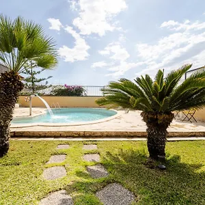 https://holidays-alba.taorminaitalyhotels.com