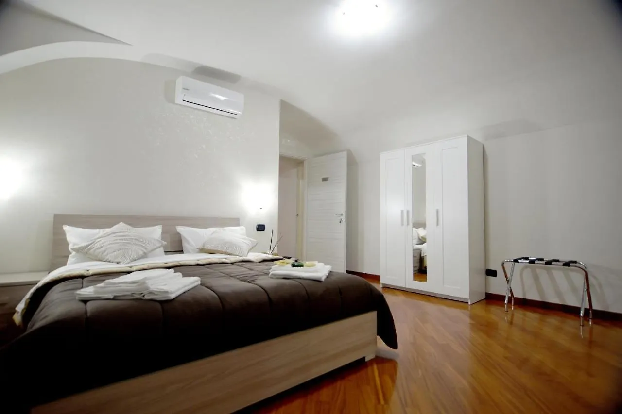 Montesantogroup Apartments Nápoles